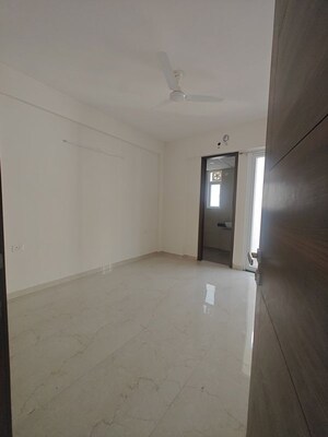 Room in 3.5 BHK Builder Floor at Smart World Gems, Sector 89 – for Sale
