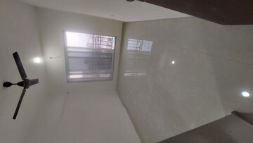 Room in 2 BHK Apartment at Sandhya Eve Horizon, Kandivali West – for Rent