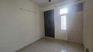 Room in 3 BHK Apartment at Tulip Orange, Sector 70 – for Rent