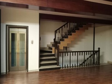 Room in 4 BHK Villa at Kr Puram – for Sale