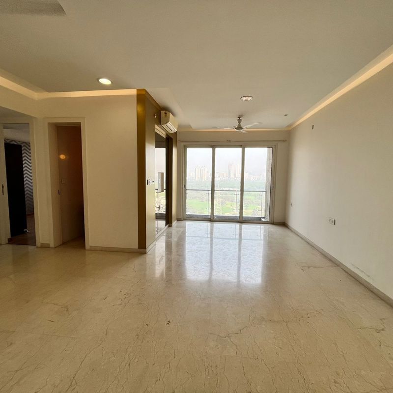 3 BHK + Pooja Room Apartment For Rent in Oberoi Realty Esquire