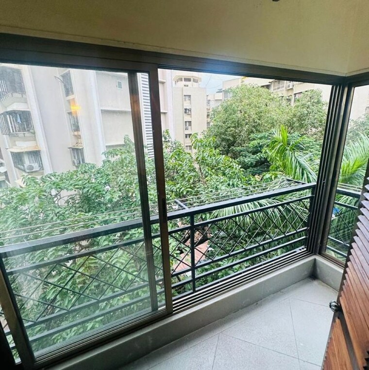Balcony, lokhandwala complex 2 Bedroom 750 Sq.Ft. Apartment In Lokhandwala Complex Mumbai 9826083