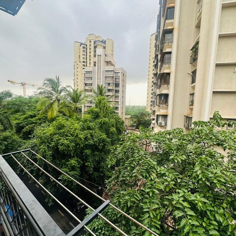 Exterior View, lokhandwala complex 2 Bedroom 750 Sq.Ft. Apartment In Lokhandwala Complex Mumbai 9826083
