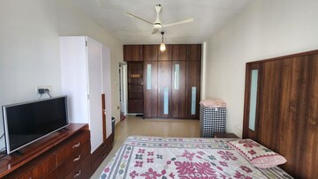 Bedroom in 2 BHK Apartment at Surya Apartment Breach Candy, Breach Candy – for Rent