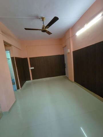 Room in 4 BHK Apartment at Bredco Hill View Park, Kandivali East – for Rent