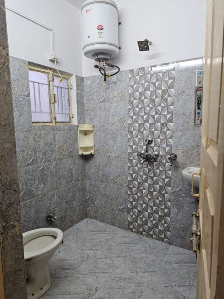 Bathroom, surya-apartments-indira-nagar 2 Bedroom 1100 Sq.Ft. Apartment In Indira Nagar Lucknow 9826094