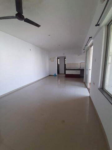 Room in 2 BHK Apartment at Vishal Leela Residency, Kharadi – for Rent