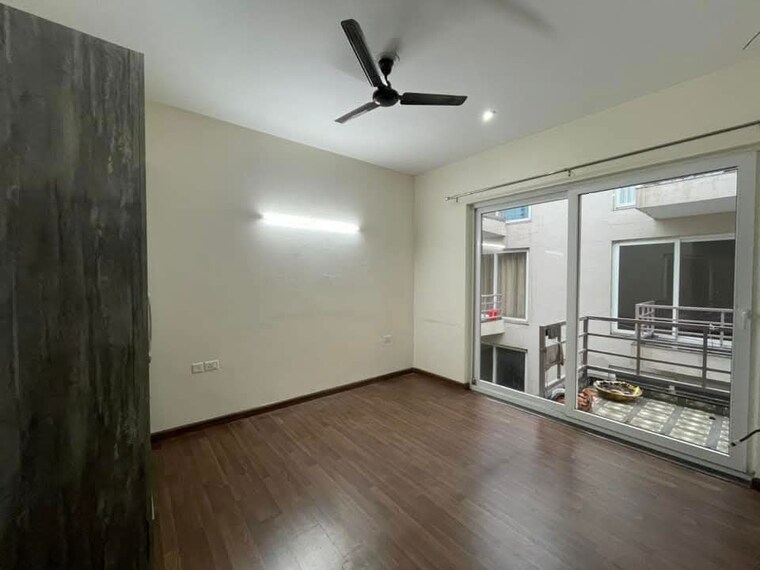 Room, bptp-amstoria 3 Bedroom 2229 Sq.Ft. Builder Floor In Sector 102 Gurgaon 9826108