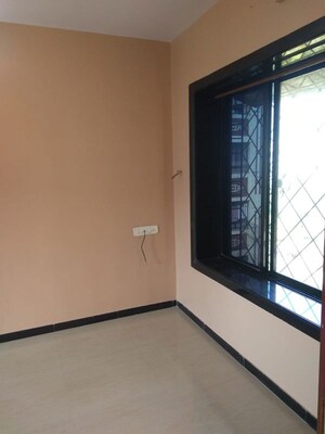 Room in 4 BHK Apartment at Bredco Hill View Park, Kandivali East – for Sale