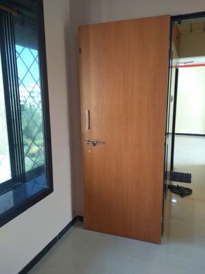 Room in 4 BHK Apartment at Bredco Hill View Park, Kandivali East – for Sale