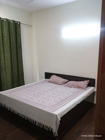 Bedroom in 3 BHK Builder Floor at BPTP Amstoria, Sector 102 – for Rent