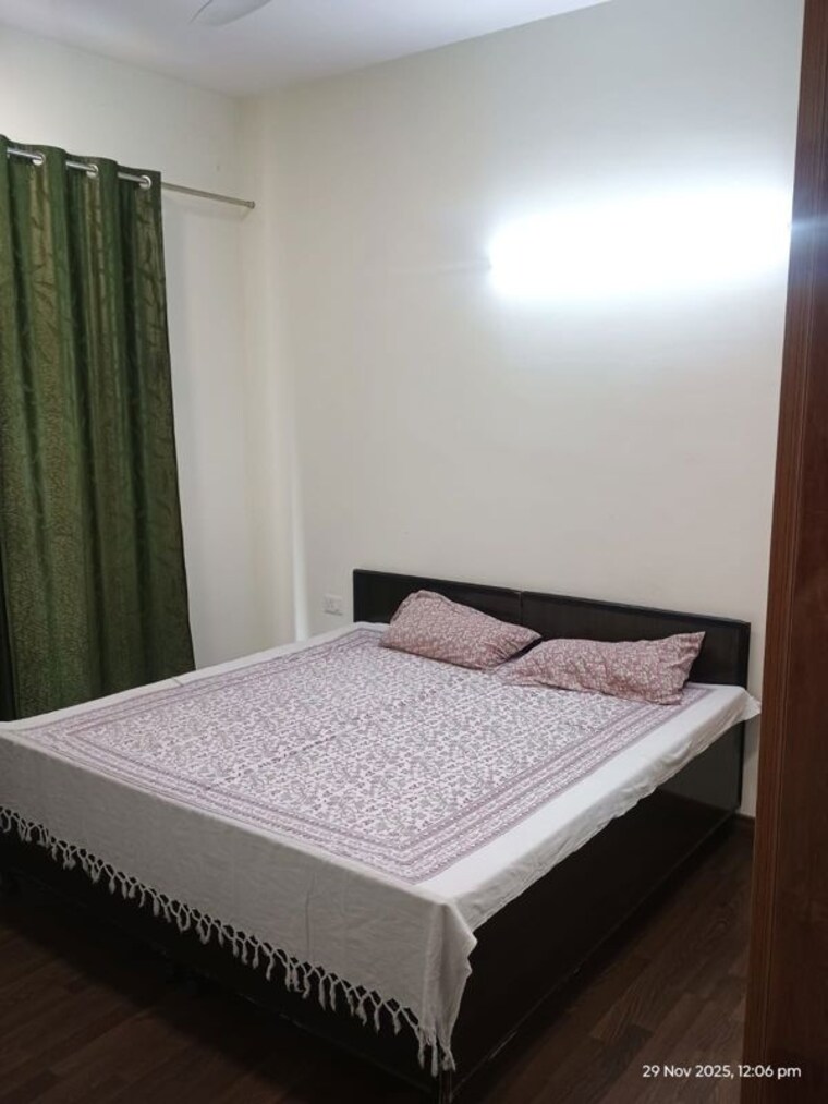 Bedroom, bptp-amstoria 3 Bedroom 2229 Sq.Ft. Builder Floor In Sector 102 Gurgaon 9826125
