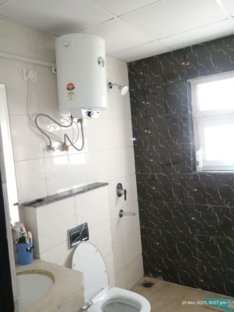 Bathroom, bptp-amstoria 3 Bedroom 2229 Sq.Ft. Builder Floor In Sector 102 Gurgaon 9826125