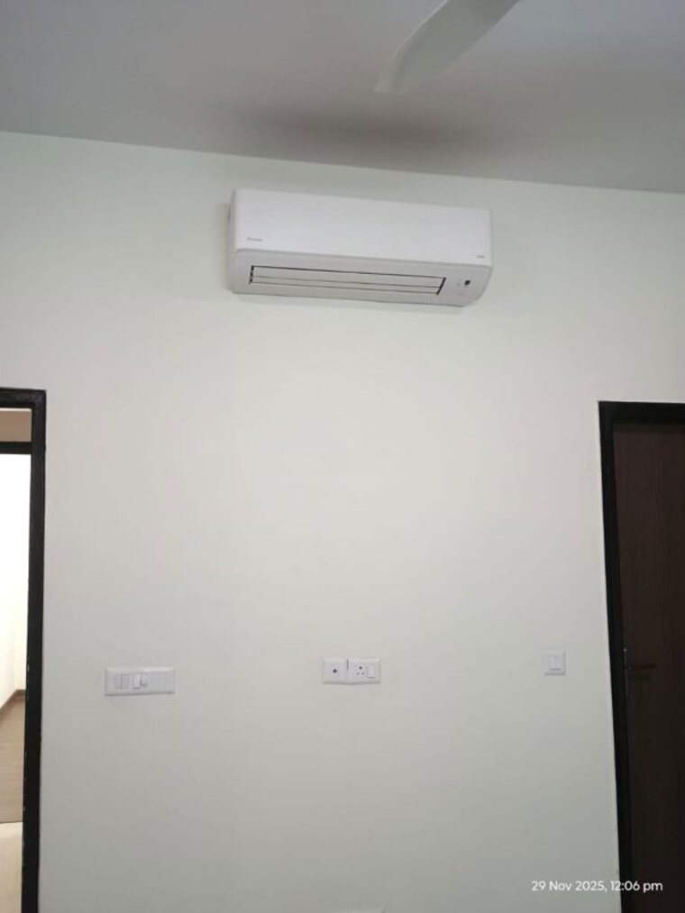 Room, bptp-amstoria 3 Bedroom 2229 Sq.Ft. Builder Floor In Sector 102 Gurgaon 9826125