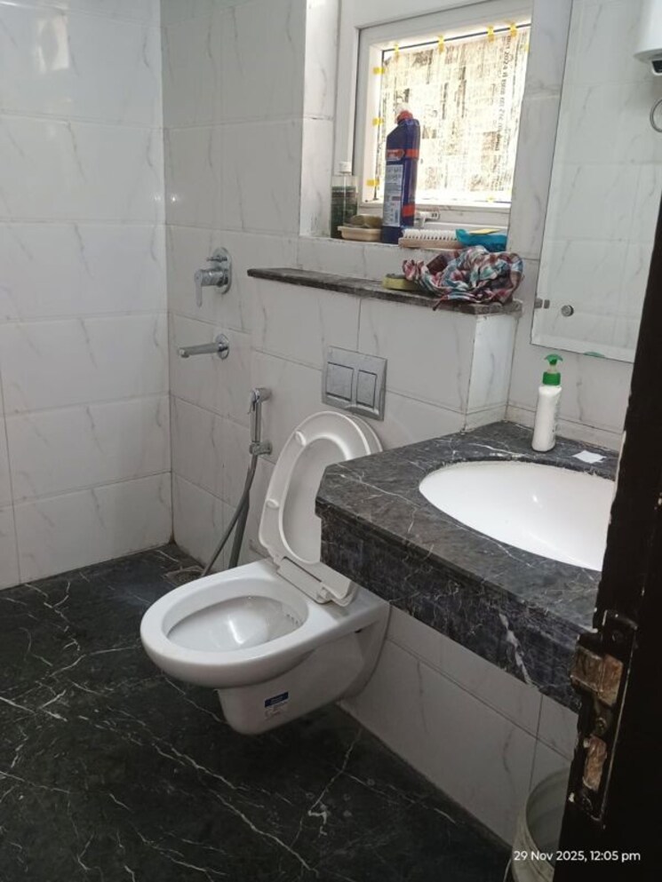 Bathroom, bptp-amstoria 3 Bedroom 2229 Sq.Ft. Builder Floor In Sector 102 Gurgaon 9826125