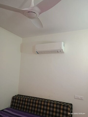 Room in 3 BHK Builder Floor at BPTP Amstoria, Sector 102 – for Rent