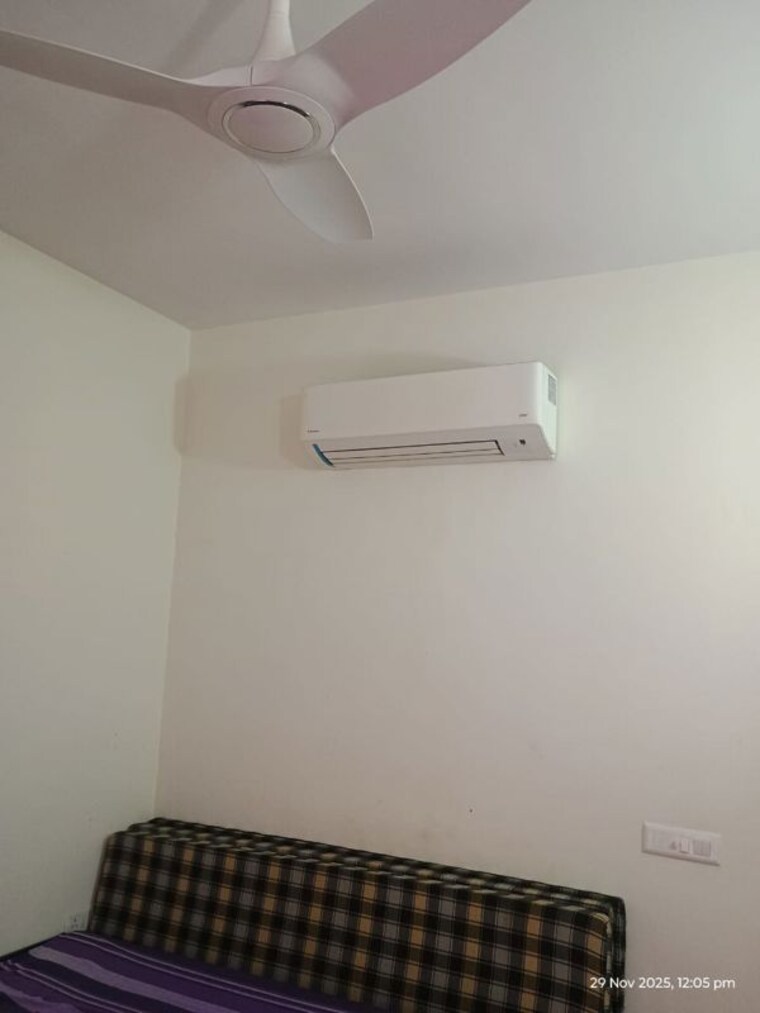 Room, bptp-amstoria 3 Bedroom 2229 Sq.Ft. Builder Floor In Sector 102 Gurgaon 9826125