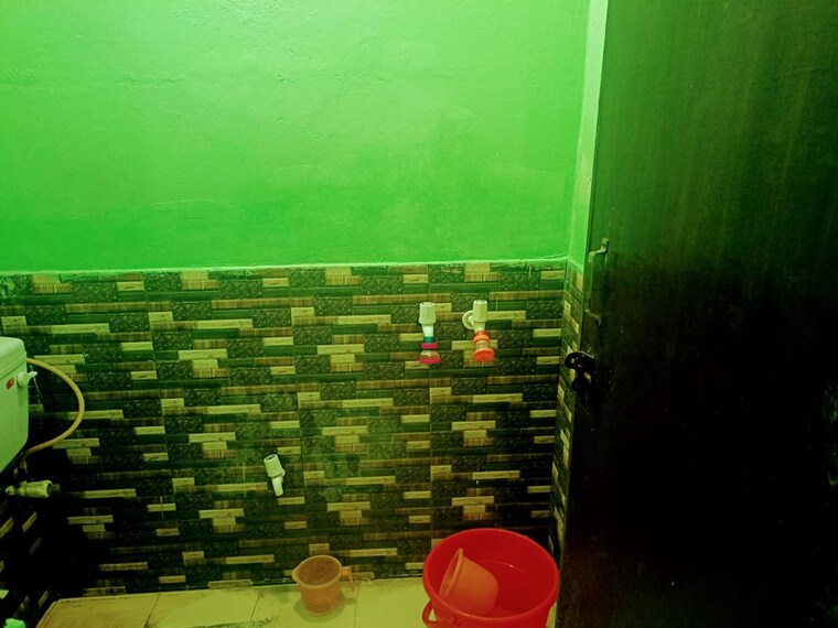 Bathroom, sector swarn nagri 3 Bedroom 200 Sq.Mt. Independent House In Sector Swarn Nagri Greater Noida 9826141