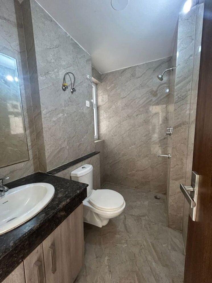 Bathroom, puri-emerald-bay 3 Bedroom 2450 Sq.Ft. Apartment In Sector 104 Gurgaon 9826145