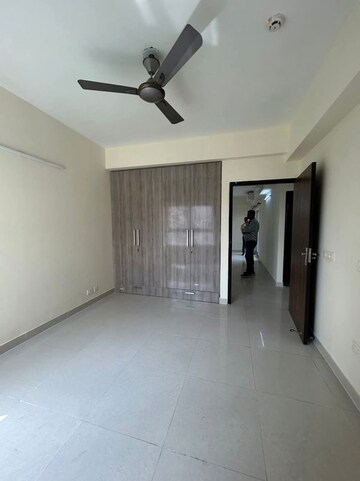 Room in 3 BHK Apartment at Puri Emerald Bay, Sector 104 – for Rent