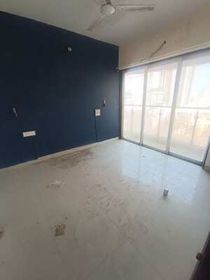 Master Bedroom in 3.5 BHK Apartment at Lotus Lotus Link Square, Malad West – for Rent