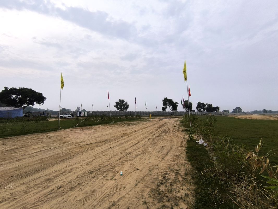 Plot For Sale in VKS Palm Drive