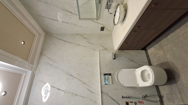 Bathroom, indiabulls-sky-forest 3 Bedroom 3485 Sq.Ft. Apartment In Lower Parel Mumbai 9826152