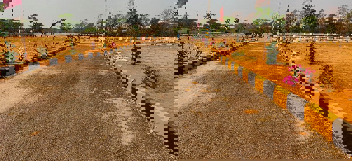 Plot For Sale in Kadthal