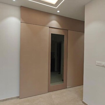 Room in 4 BHK Apartment at Omkar 1973, Century Bazar – for Rent