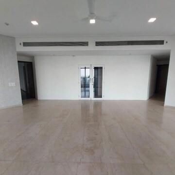 Room in 4 BHK Apartment at Omkar 1973, Century Bazar – for Rent