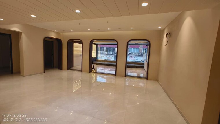 Team Area, andheri west Commercial Showroom 4000 Sq.Ft. In Andheri West Mumbai 9826179
