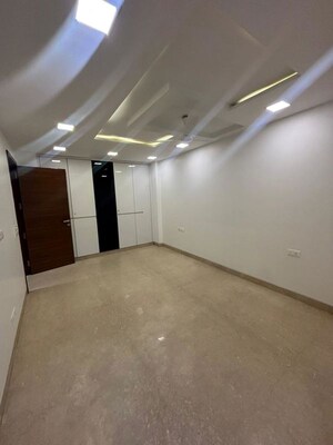 Room in 4 BHK Builder Floor at Greater Kailash I – for Rent