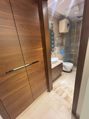 Furnished Amenities in 4 BHK Builder Floor at Greater Kailash I – for Rent