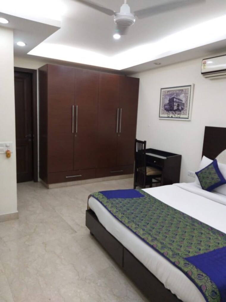 Bedroom, greater kailash i 3 Bedroom 300 Sq.Yd. Builder Floor In Greater Kailash I Delhi 9826192