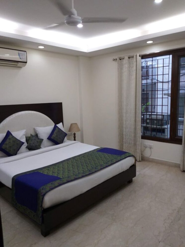 Bedroom, greater kailash i 3 Bedroom 300 Sq.Yd. Builder Floor In Greater Kailash I Delhi 9826192