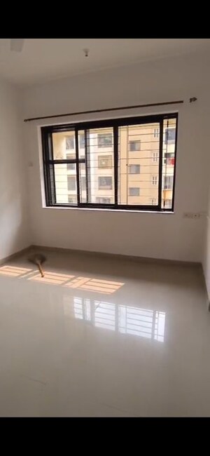 Bedroom in 2 BHK Apartment at K Raheja Palm Spring, Malad West – for Rent