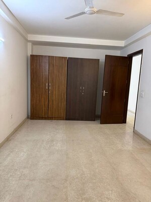 Room in 3 BHK Builder Floor at Saket – for Rent
