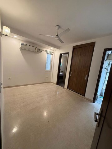 Room in 3 BHK Builder Floor at Saket – for Rent