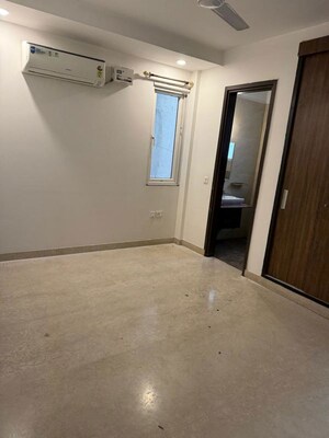 Room in 3 BHK Builder Floor at Saket – for Rent