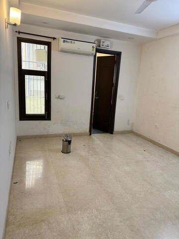 Room in 3 BHK Builder Floor at Saket – for Rent