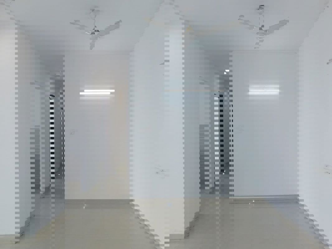 3 BHK + Extra Room Apartment For Rent in L&T Crescent Bay T2