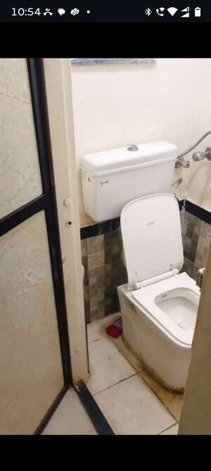 Master Bedroom in 1 BHK Apartment at Dadar East – for Rent