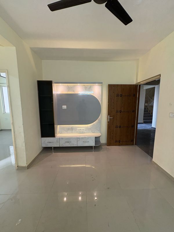 2.5 BHK Apartment For Rent in Pyramid Altia