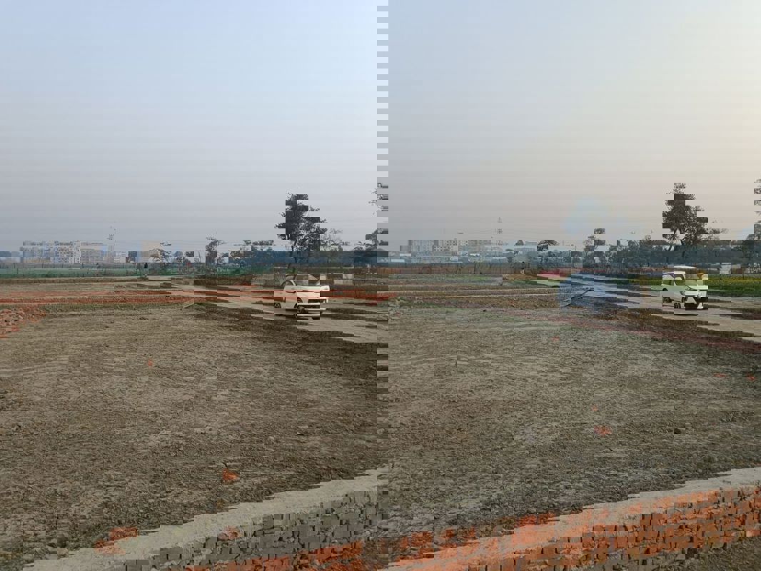 Plot For Sale in Royal City Phase 2