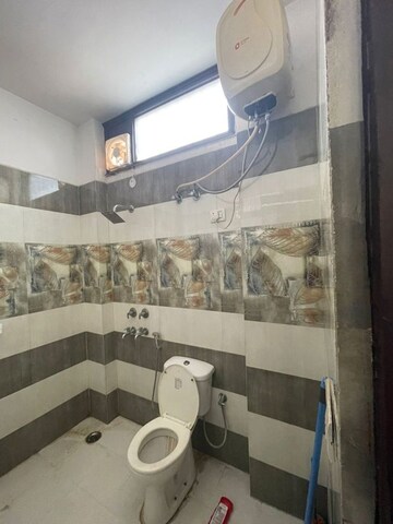 Team Area in 1 RK Builder Floor at Sector 39 – for Rent