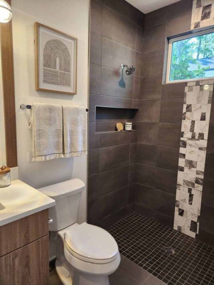 Bathroom, dheeraj-insignia 3.5 Bedroom 1400 Sq.Ft. Apartment In Bandra East Mumbai 9826276