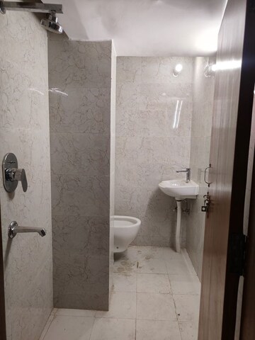 Attached Bathroom in 1 RK Independent House at Sarita Vihar – for Rent