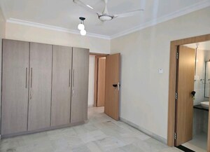 Room in 3 BHK Apartment at Chaitanya Tower, Prabhadevi – for Rent