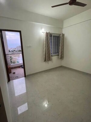 Room in 3 BHK Apartment at Besa – for Rent