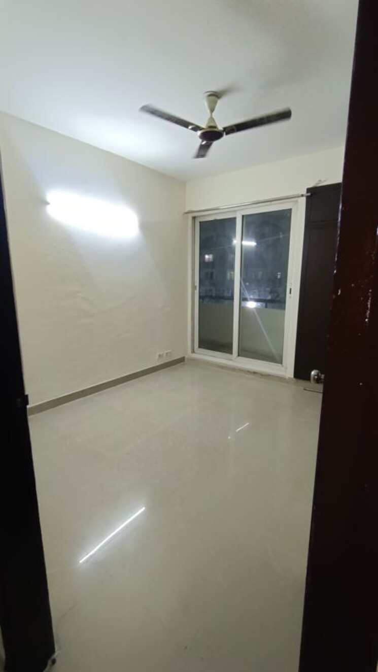 Room, aditya-celebrity-homes 3 Bedroom 1650 Sq.Ft. Apartment In Sector 76 Noida 9826337